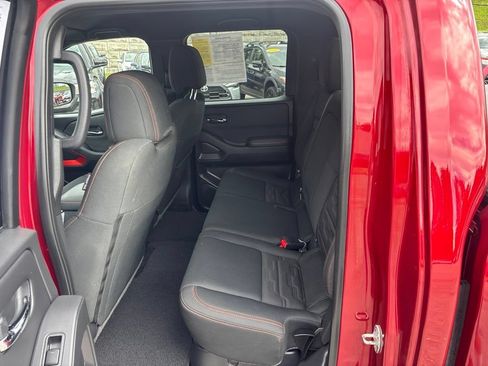 Used 2024 Nissan Frontier PRO-4X w/ Pro Convenience Package AWD/4WD image 12
