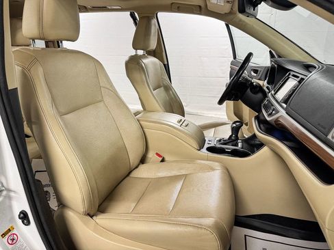 Used 2018 Toyota Highlander Limited image 13