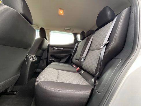 Used 2017 Nissan Rogue Sport SV w/ SV Premium Package image 13