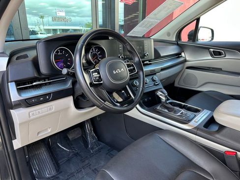 Used 2022 Kia Carnival LX FWD image 14