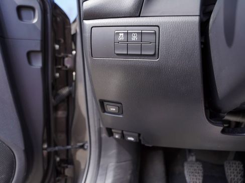 Used 2014 MAZDA MAZDA3 i Sport image 17