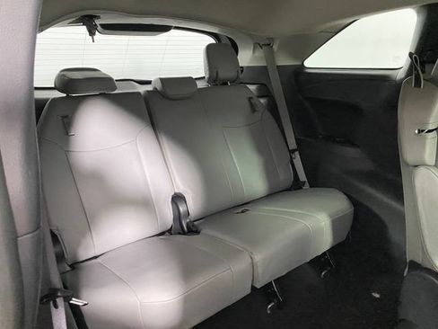 Certified 2025 Toyota Sienna XLE FWD image 11