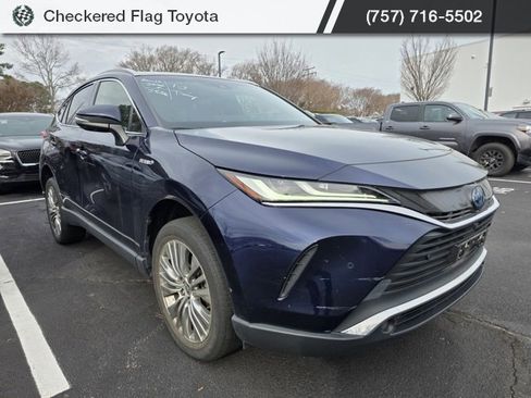 Used 2021 Toyota Venza Limited image 3