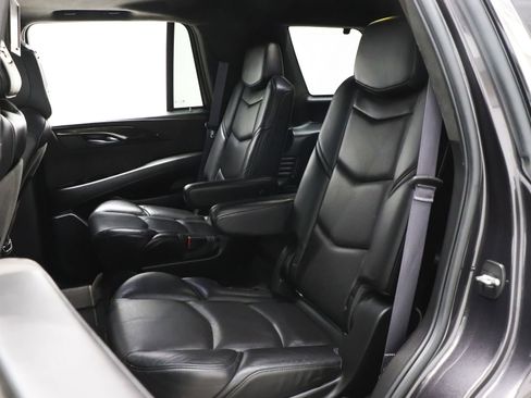 Used 2016 Cadillac Escalade Platinum image 24