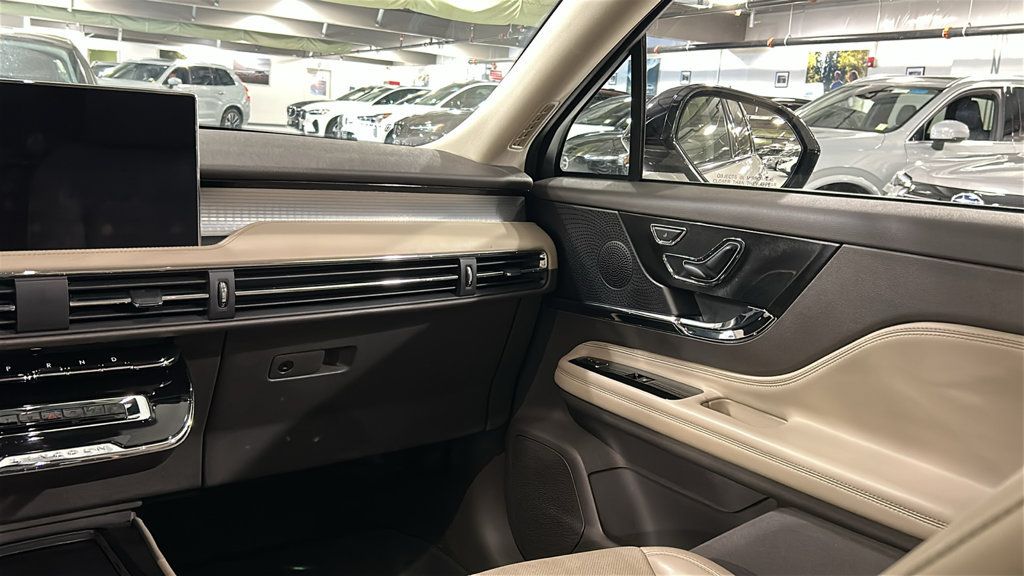 Used 2024 Lincoln Corsair AWD w/ Equipment Group 101A image 25