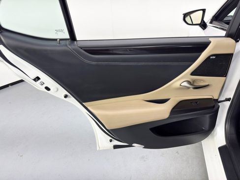 Used 2019 Lexus ES 350 w/ Luxury Package image 43