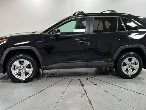 Certified 2021 Toyota RAV4 XLE image 8