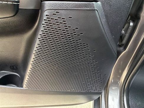 Used 2019 Dodge Journey Crossroad w/ Nav & Sun Group FWD image 25