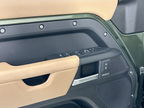 New 2026 Land Rover Defender 110 X-Dynamic SE AWD/4WD image 15