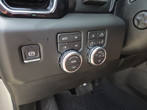 Used 2026 GMC Sierra 1500 Denali Ultimate AWD/4WD image 17