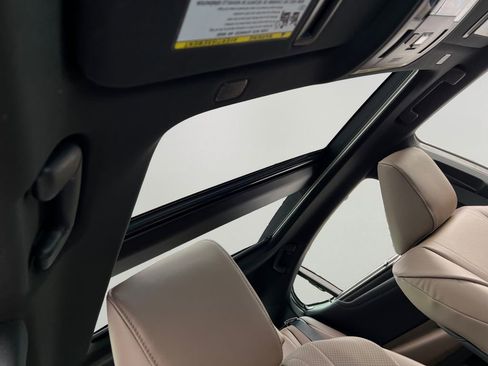 New 2025 Lexus ES 350 Ultra Luxury image 4