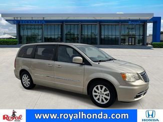 Used 2013 Chrysler Town & Country Touring video 1