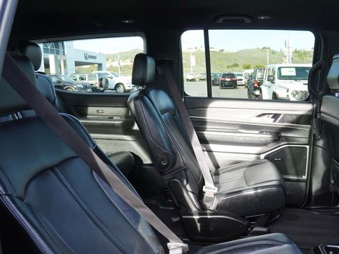 Certified 2024 Jeep Wagoneer Series II image 21