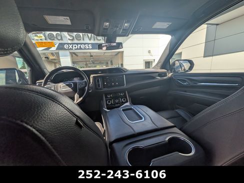 Used 2022 GMC Yukon XL Denali AWD/4WD image 14