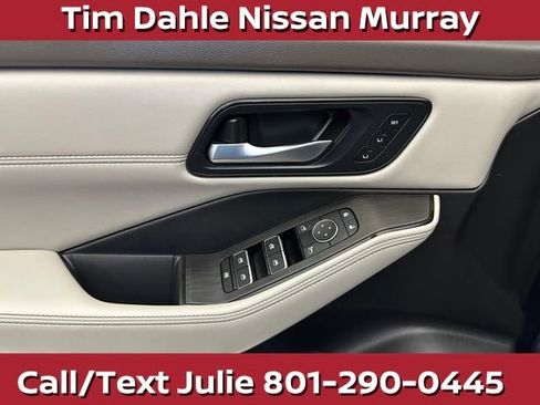 Used 2025 Nissan Rogue SL w/ SL Premium Package AWD/4WD image 22