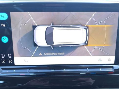 Used 2025 Volkswagen Atlas SEL Premium R-Line image 38