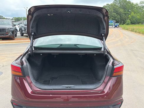 Used 2025 Nissan Altima 2.5 SV FWD image 18