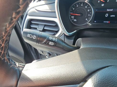 Used 2023 Chevrolet Equinox Premier image 14