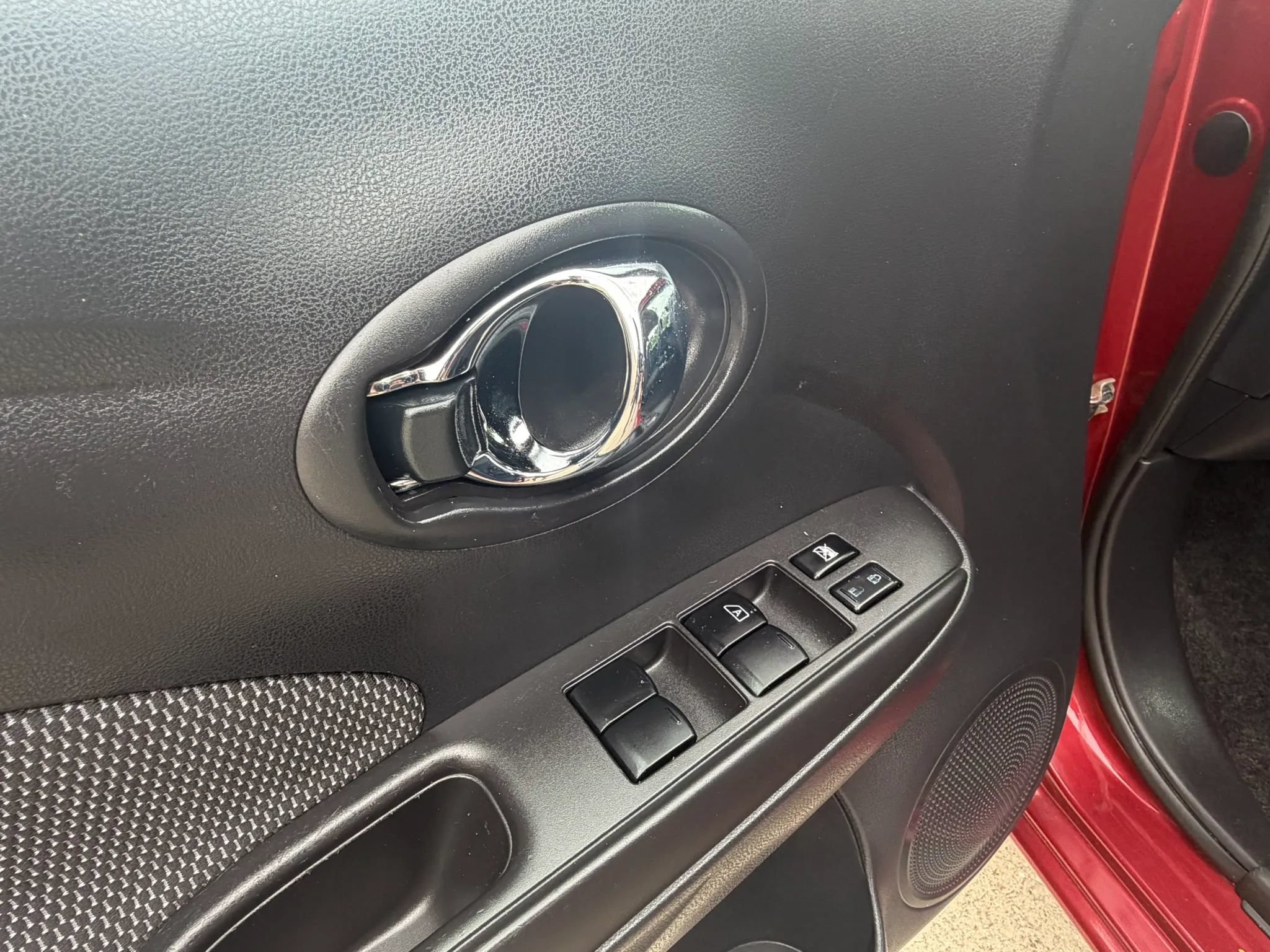 Used 2016 Nissan Versa SV FWD image 13