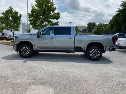 Used 2024 GMC Sierra 2500 Denali Ultimate AWD/4WD image 4