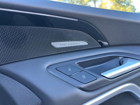 Used 2025 Audi Q5 Premium Plus w/ Premium Plus image 17