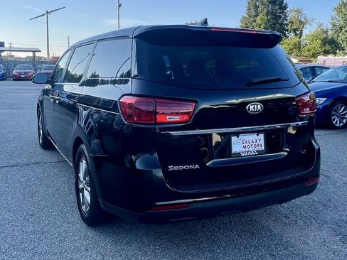 Used 2019 Kia Sedona LX image 4