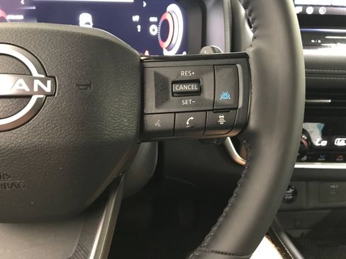 Used 2025 Nissan Rogue Platinum w/ Platinum Premium Package FWD image 19