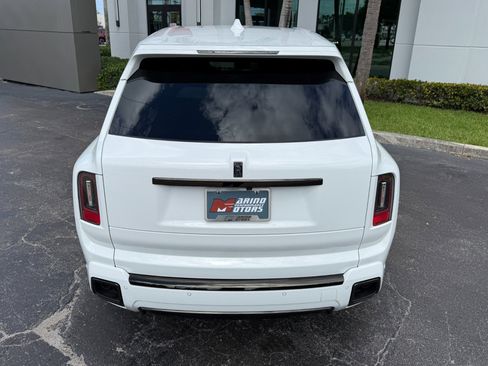 Used 2025 Rolls-Royce Cullinan Black Badge image 17