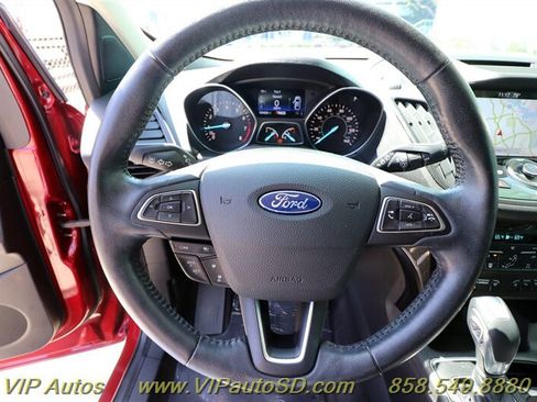 Used 2018 Ford Escape Titanium image 17