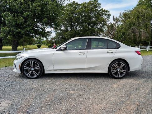 Used 2023 BMW 330i xDrive Sedan w/ Driving Assistance Package AWD/4WD image 9