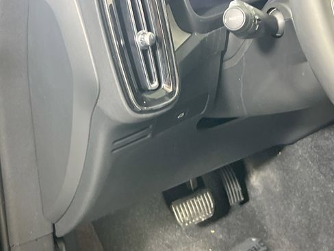 Used 2023 Volvo XC40 B4 Plus w/ Driver Assist Package image 10