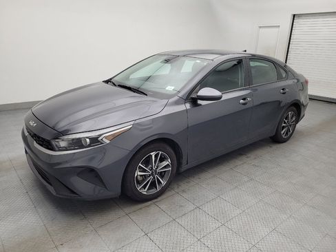 Used 2023 Kia Forte LXS FWD image 2