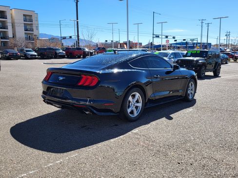 Used 2022 Ford Mustang Coupe image 5