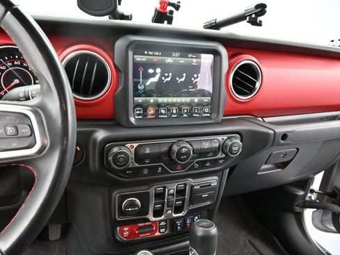 Used 2020 Jeep Gladiator Rubicon AWD/4WD image 18