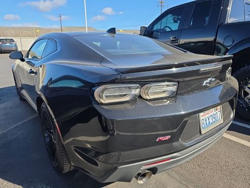 Used 2021 Chevrolet Camaro LT w/ RS Package image 4