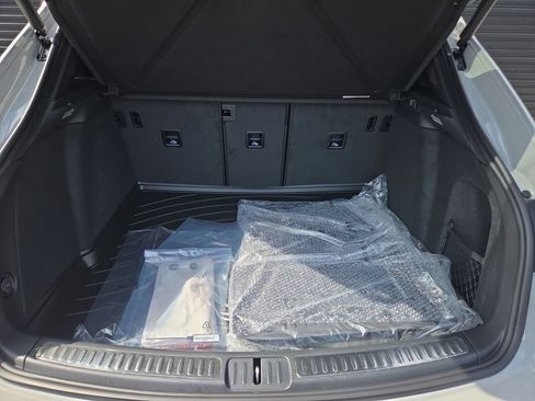 Certified 2026 Porsche Macan AWD/4WD image 31