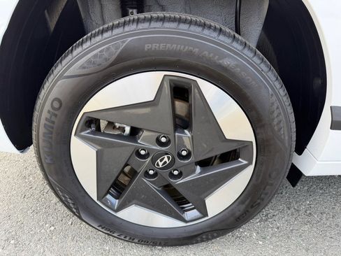 Used 2024 Hyundai Kona SEL image 49