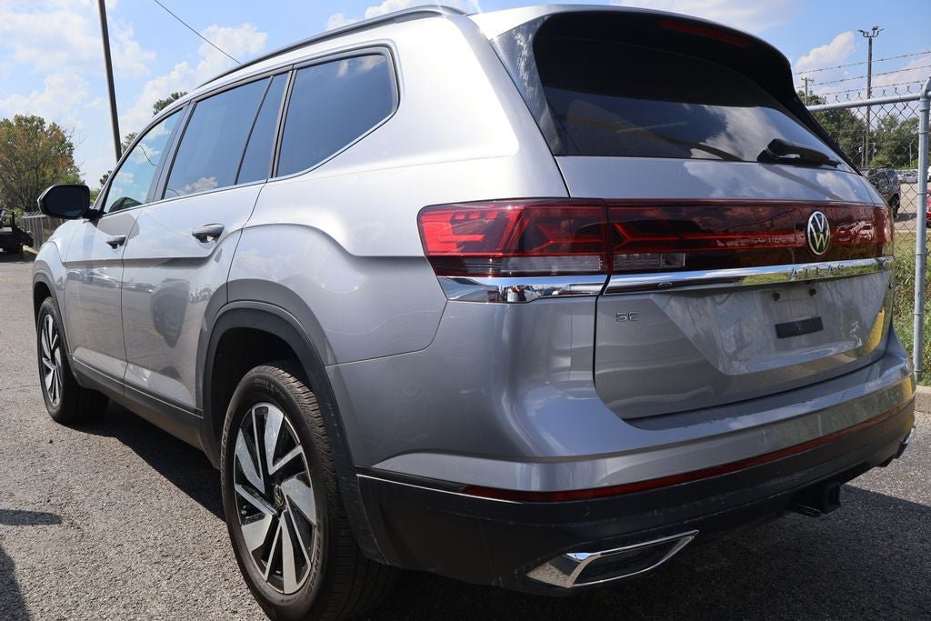 Used 2025 Volkswagen Atlas SE AWD/4WD image 4