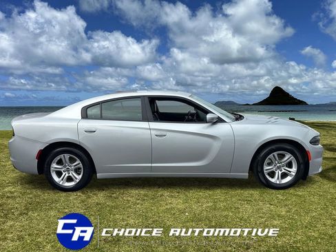 Used 2022 Dodge Charger SXT w/ Leather Interior Group RWD image 9