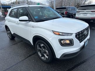 Certified 2024 Hyundai Venue SEL video 1