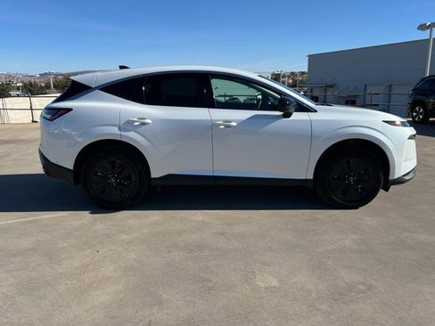 Certified 2025 Nissan Murano SV image 6