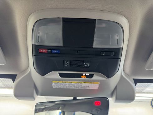 Used 2018 Subaru Crosstrek 2.0i Premium w/ Eyesight System image 35