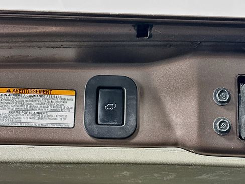 Used 2018 Toyota Sienna XLE FWD image 32