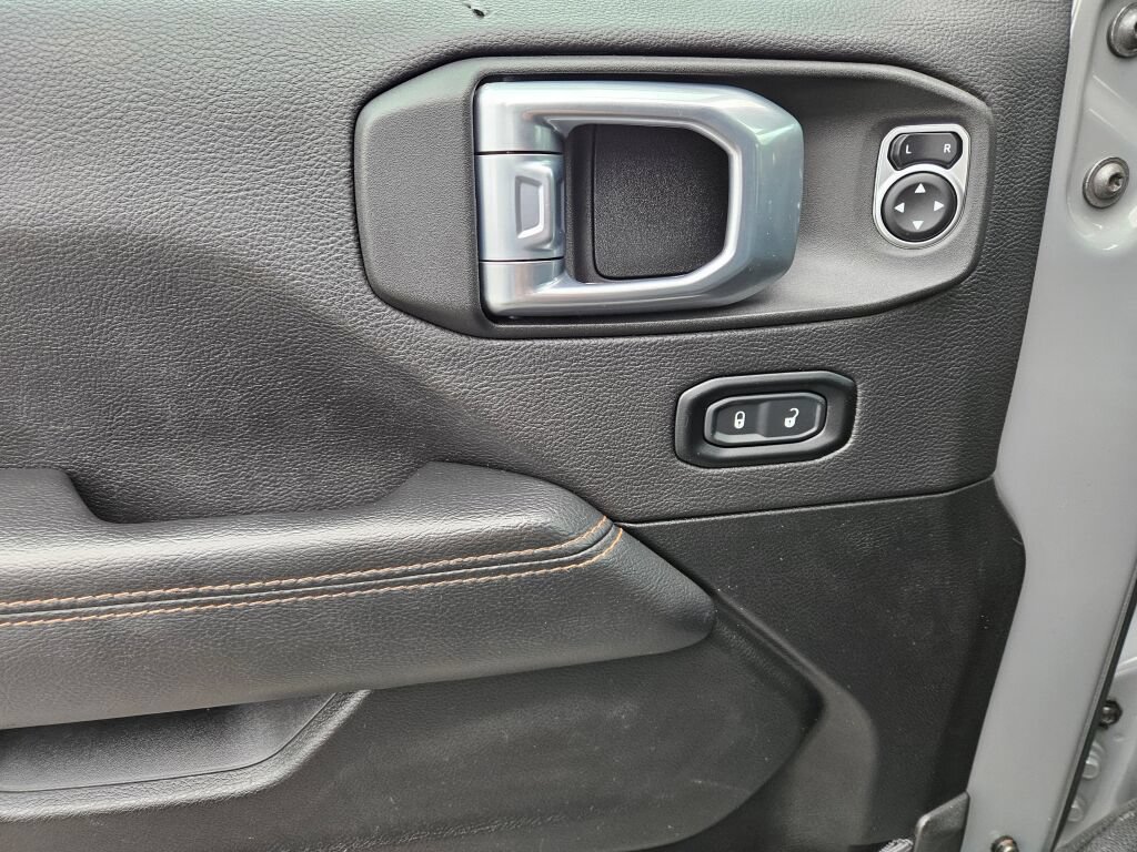 Used 2022 Jeep Gladiator Mojave w/ LED Lighting Group AWD/4WD image 20
