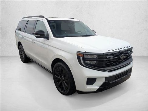 New 2025 Ford Expedition Platinum w/ Stealth Appearance Package image 6