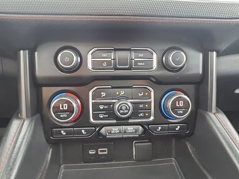Used 2022 Chevrolet Suburban RST w/ Luxury Package AWD/4WD image 43