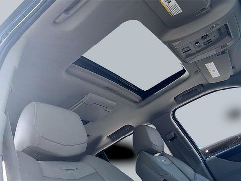 Used 2017 Cadillac Escalade Premium Luxury w/ LPO, Radiant Package image 26