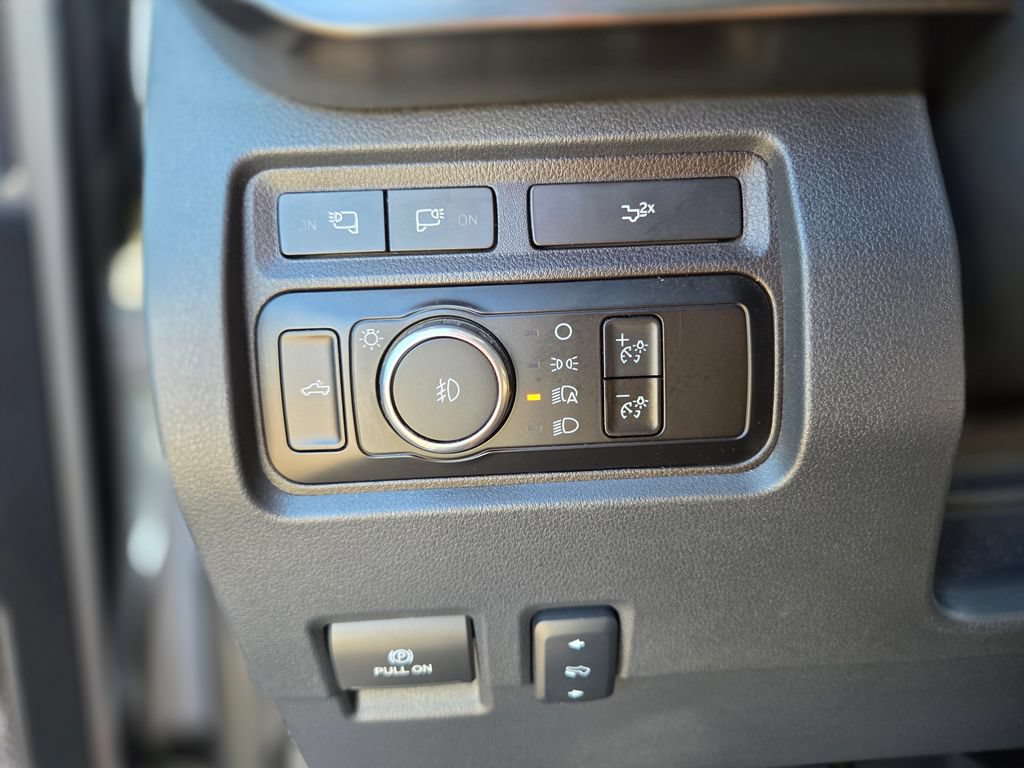 Used 2024 Ford F250 Lariat w/ Chrome Package AWD/4WD image 28