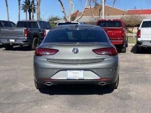 Used 2018 Buick Regal Essence w/ Driver Confidence Package #1 image 5