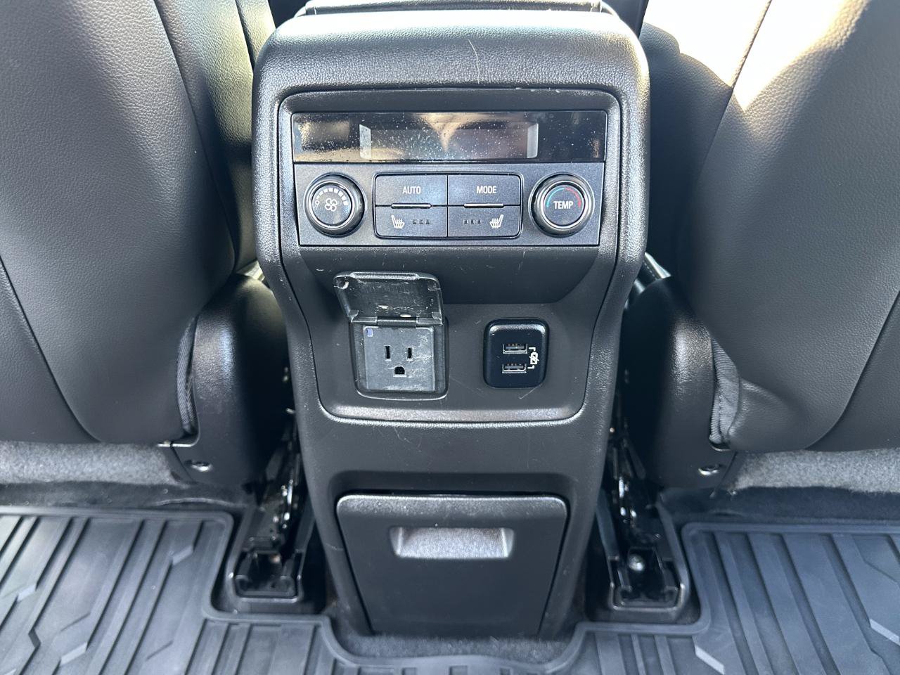 Used 2018 GMC Acadia Denali w/ Technology Package AWD/4WD image 50